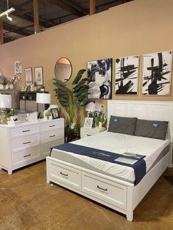 3 Piece White Queen Storage Bedroom Set w/ Storage Footboard Drawer