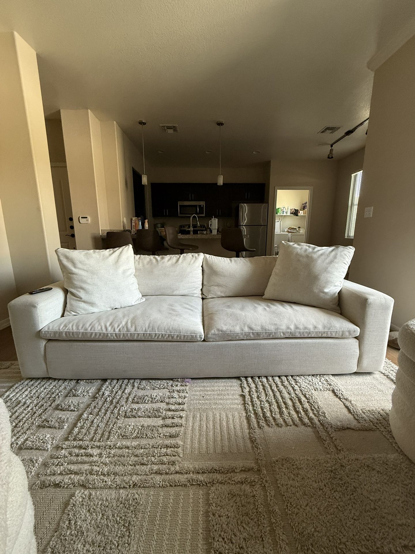 96’ Utopia Couch