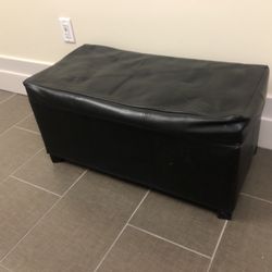 Amende 33.5'' Wide Faux Leather Tufted Rectangle Storage Ottoman with Storage