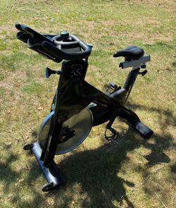 Spinner Chrono Power Indoor Cycling Spin Bike w/ Performance Monitor