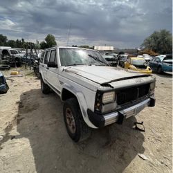 1989 JEEP CHEROKEE🚙FULL PART OUT!!