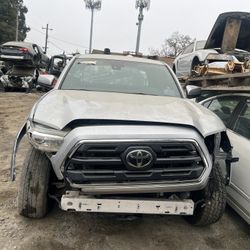 2019 Toyota Tundra 3.5L. (Only Parts——-Solo Partes)