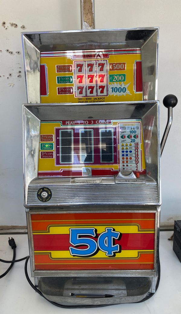 Vintage Bally Nickel slot machine for Sale in Oakland, CA - OfferUp