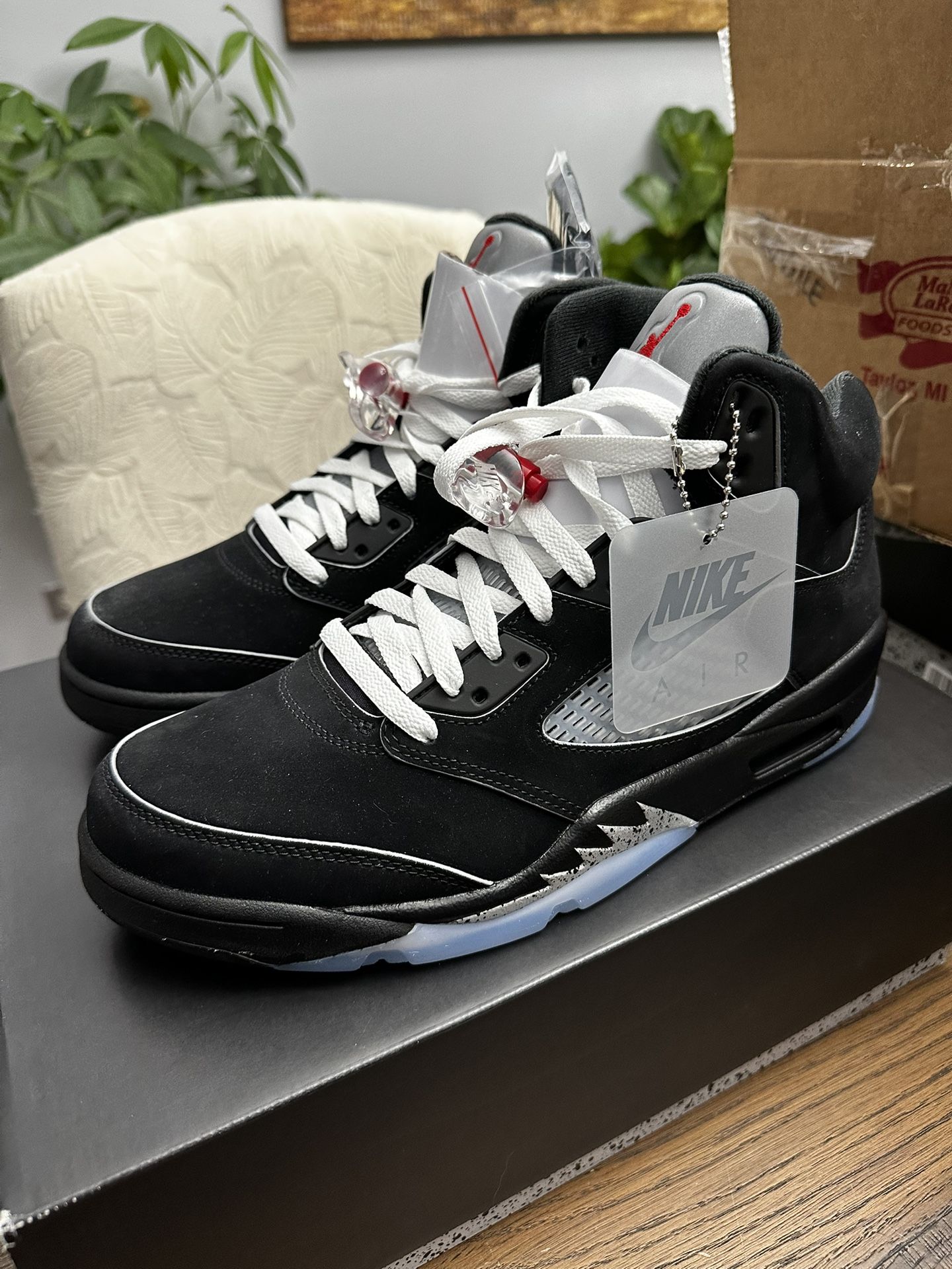 Nike Air Jordan 5 Black Metallic Reimagined Size 11 Men’s Brand New