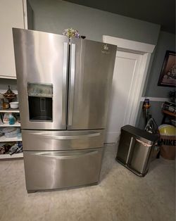 Refrigerator Free must pick up