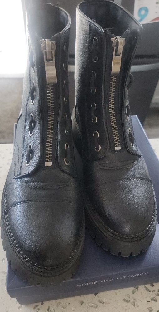 Black BOOTS Hardly Used Size 8.5