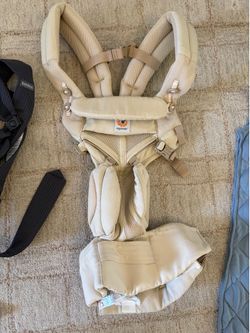 Ergo baby carrier