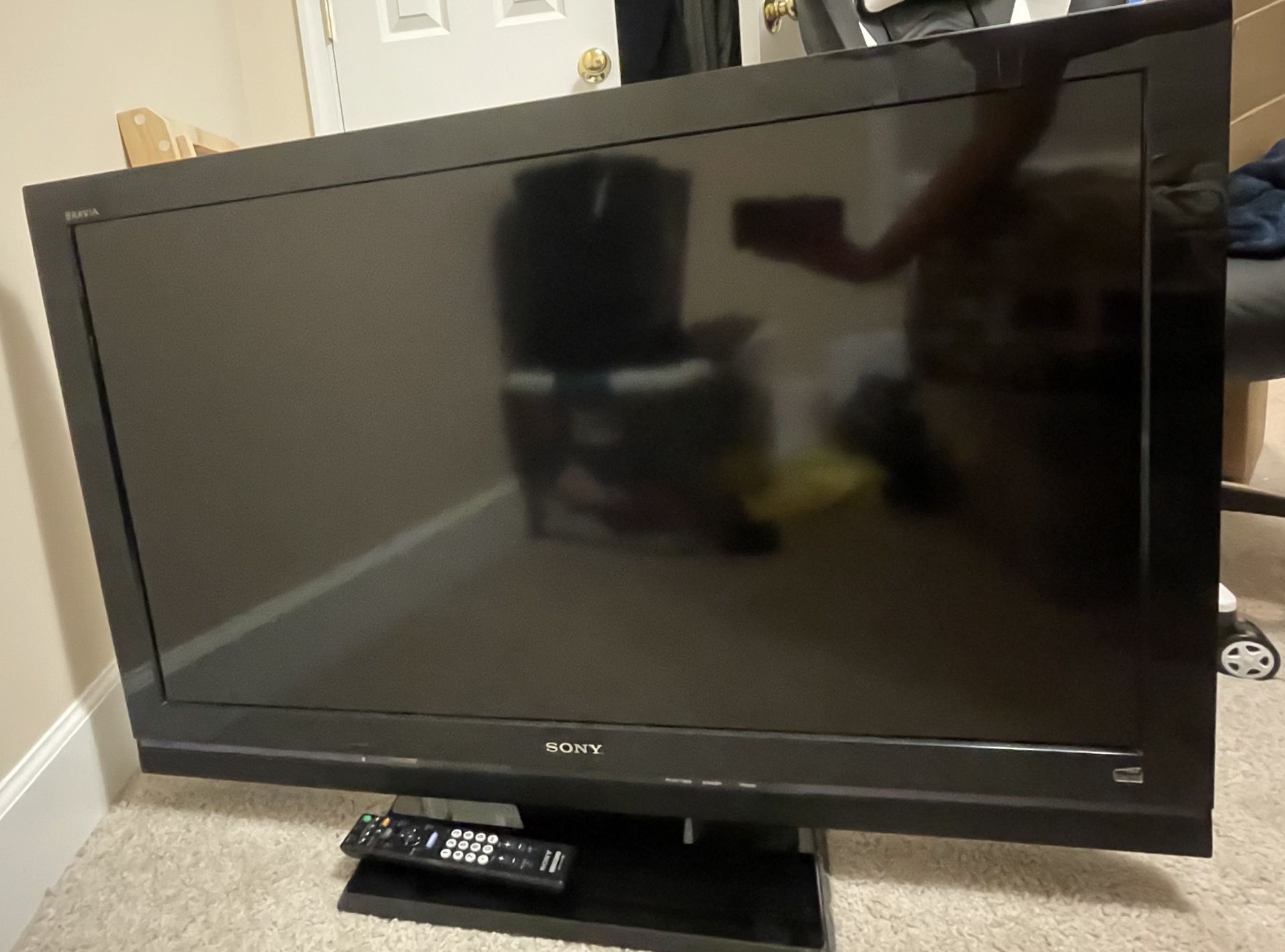 Sony LCD 40” TV - Make Me An Offer