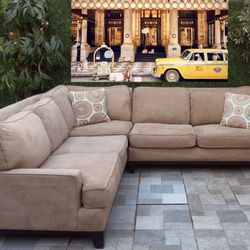 (Free Delivery 🚚)  Pottery Barn Bernhardt Furniture Dark Beige Sectional Couch