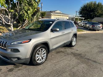 Clean title 2014 Jeep Cherokee 4 x 4