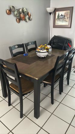 Dinning set. 6 chairs