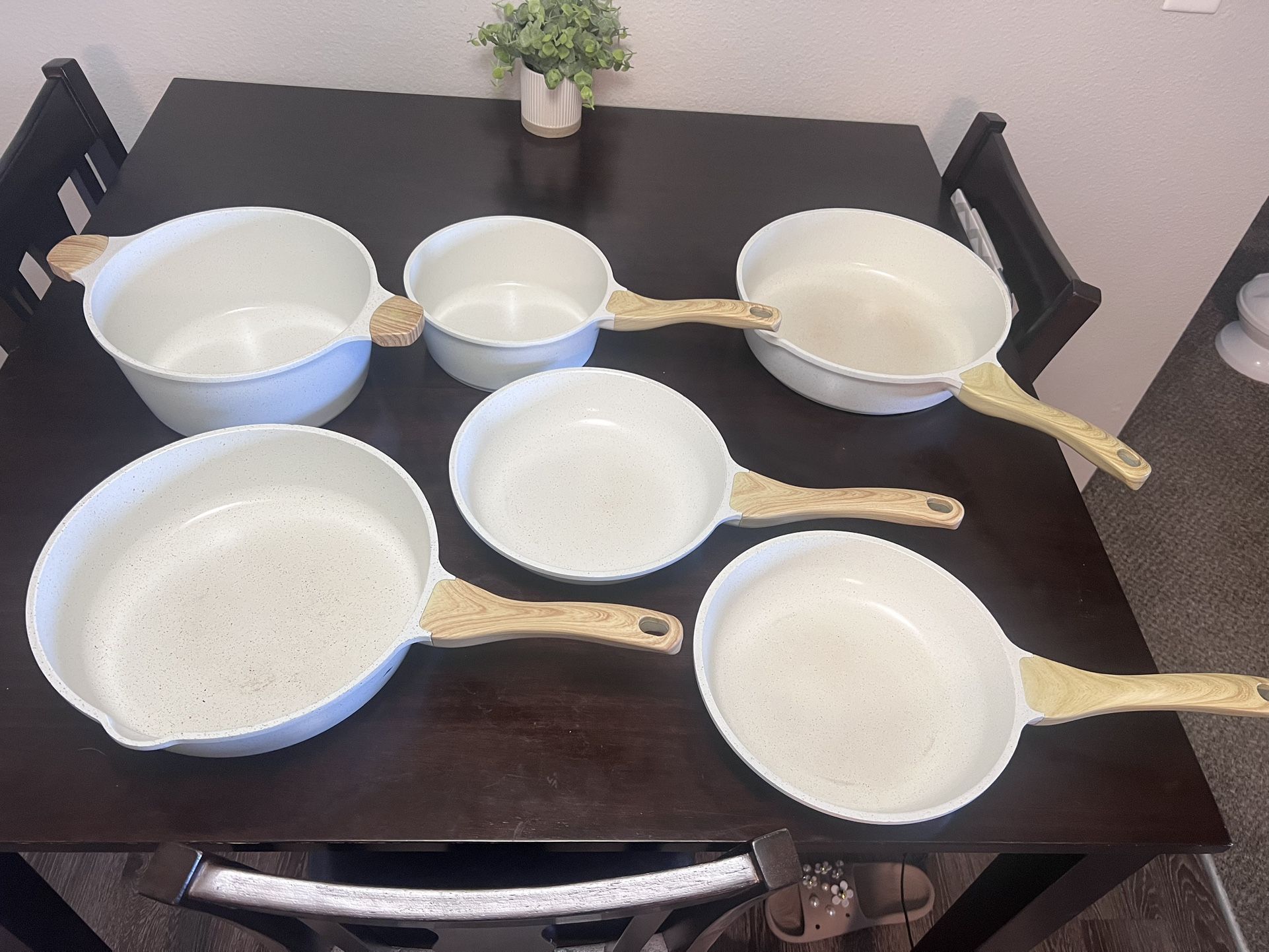 Pot And Pan Set With Lids 