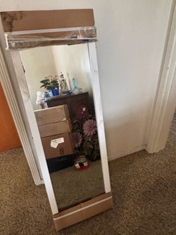 Yard sale/moving sale lots of vintage and antique items