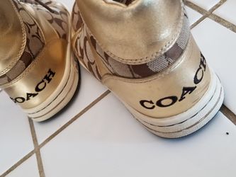 COACH size 7