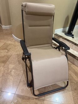 Padded Zero Gravity Reclining Chair
