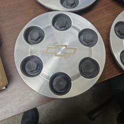 Chevy Wheel Lug nut Cover