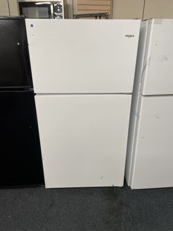 Whirlpool 33” 21 Cu Ft Top Freezer Refrigerator 