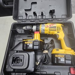 Dewalt DC985 Drill 14.4v. Set