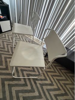2 Bella’s sillas banquets de madera blancas