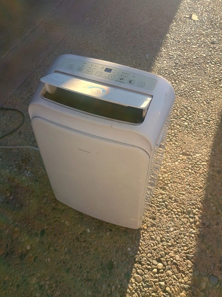 INSIGNIA PORTABLE AIR CONDITIONER AC UNIT 