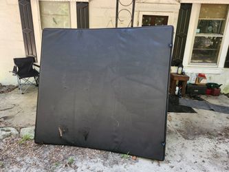 Truck bed cover