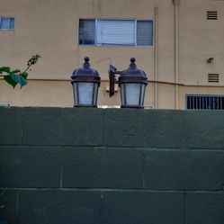 2 Light Made Of Lead 