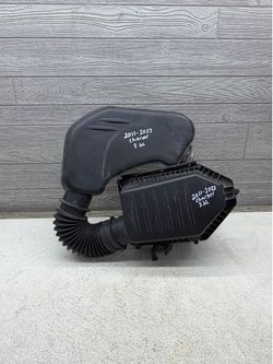 2011-2023 Dodge Charger air intake tube and box assembly - 3.6L OEM