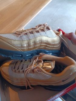 Nike Air Max 95 Gold Sneakers