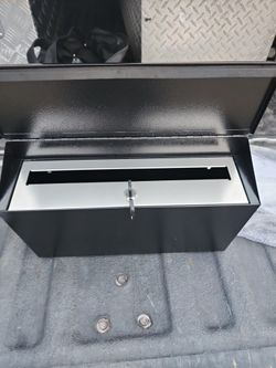 Mailbox Locking New Two Keys $20
