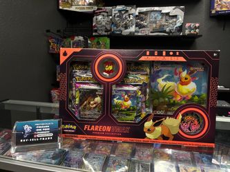 Pokemon Flareon VMax Premium Collection