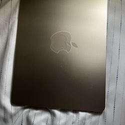 MacBook Air M2 -starlight Color 