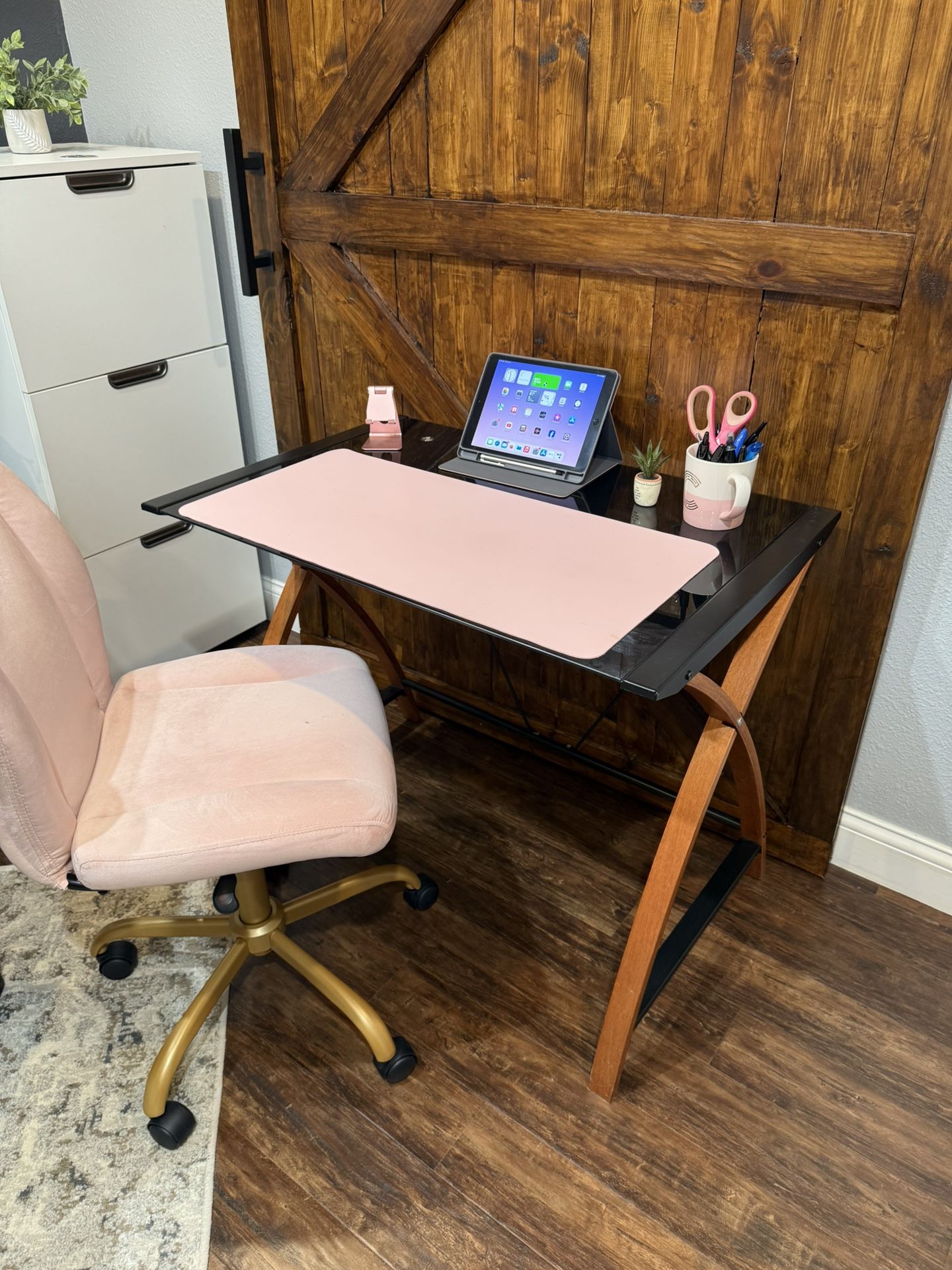 Desk Glass Top 39 x 23 Wood legs