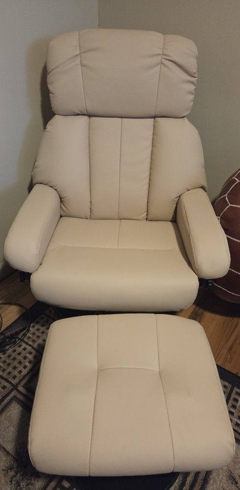 Massaging Reclining Chair with footrest