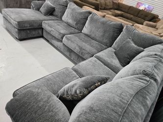 Gorgeous Gray U-Shaped Sectional Couch β $1,150