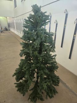 7 foot Christmas tree
