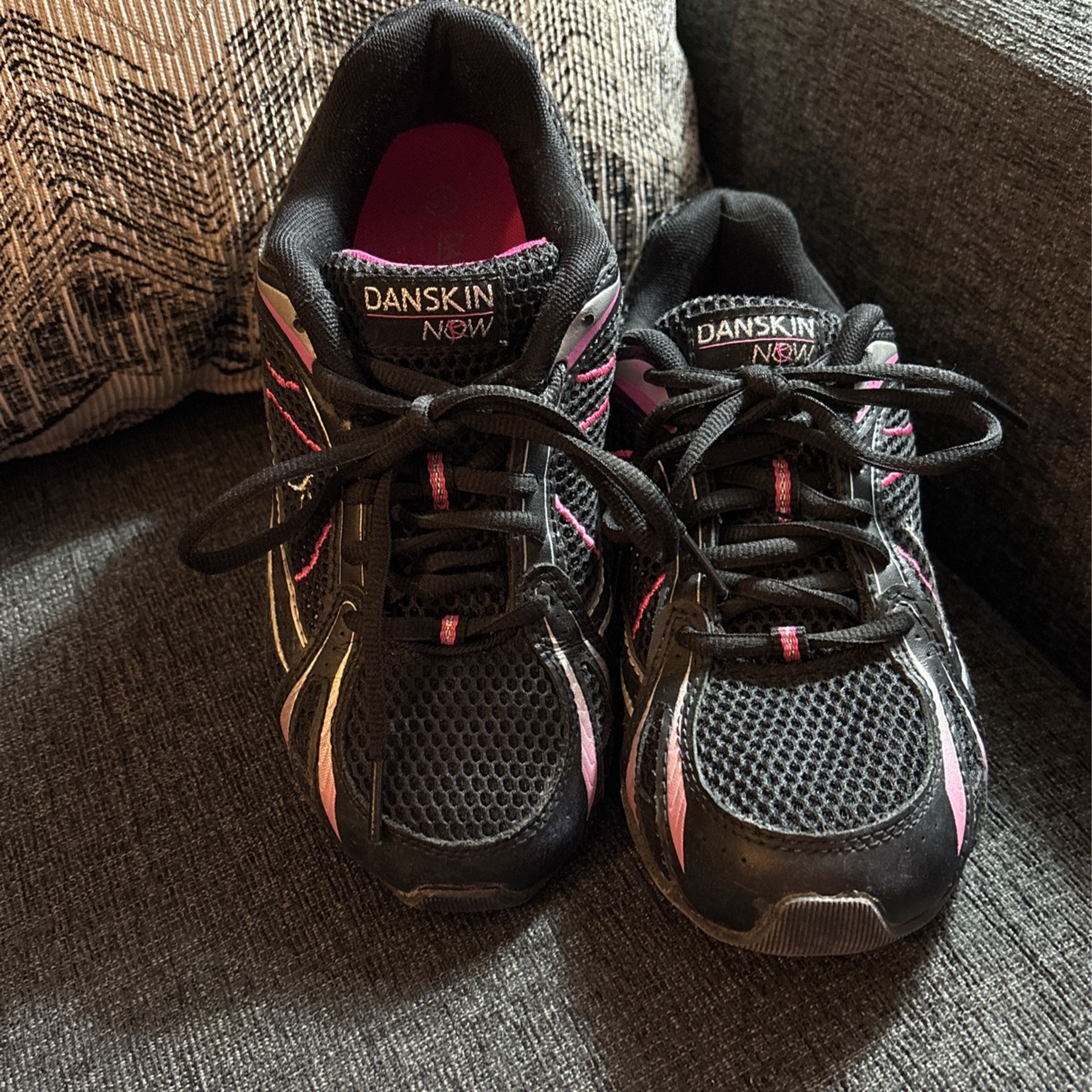 EXERCISE SHOES - Sz.6-1/2, Good Condition