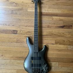 Ibanez ergodyne bass electric guitar