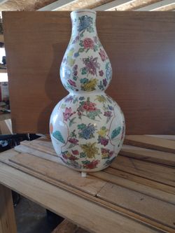Antique ,,, Chinese Vase