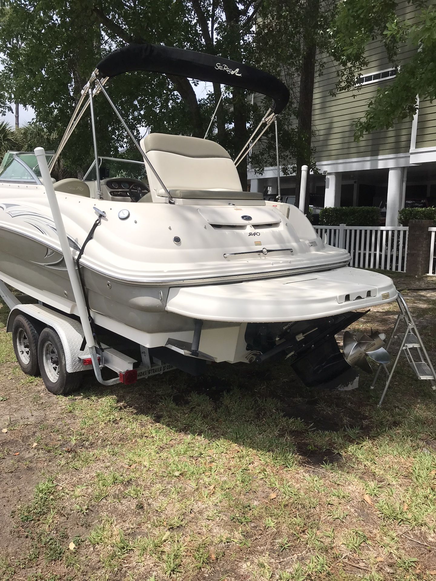 2006 Sea Ray 240 Sundeck