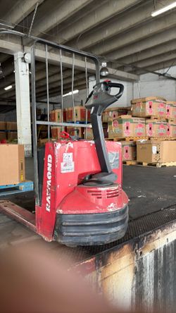 Raymond Pallet Jack