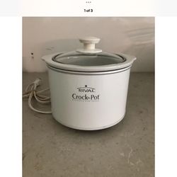 Rival Crockpot Slow-Cooker, Model 3215, 1.5 Quart. White