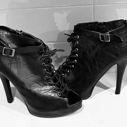 Black Shoe Boots Heals 