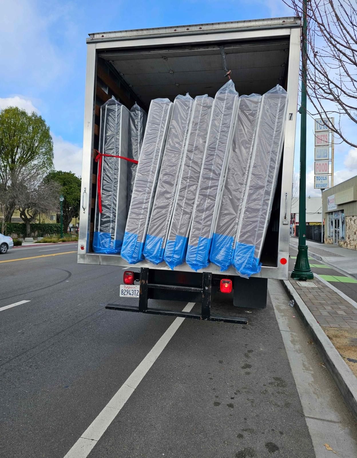 Mattress Blow Out Sale Starting $59 👈👈