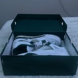 Air Jordan 4 Oxidized Green 