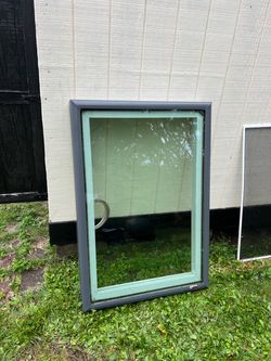 VELUX VCE 3046 Solar Curb mounted venting skylight