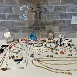 A Bundle Variety Set Of Mix Jewelry Set Headpiece, Jewelry Displays, Rings, Earrings, Necklaces, Bracelets Every Thing You See Here 
