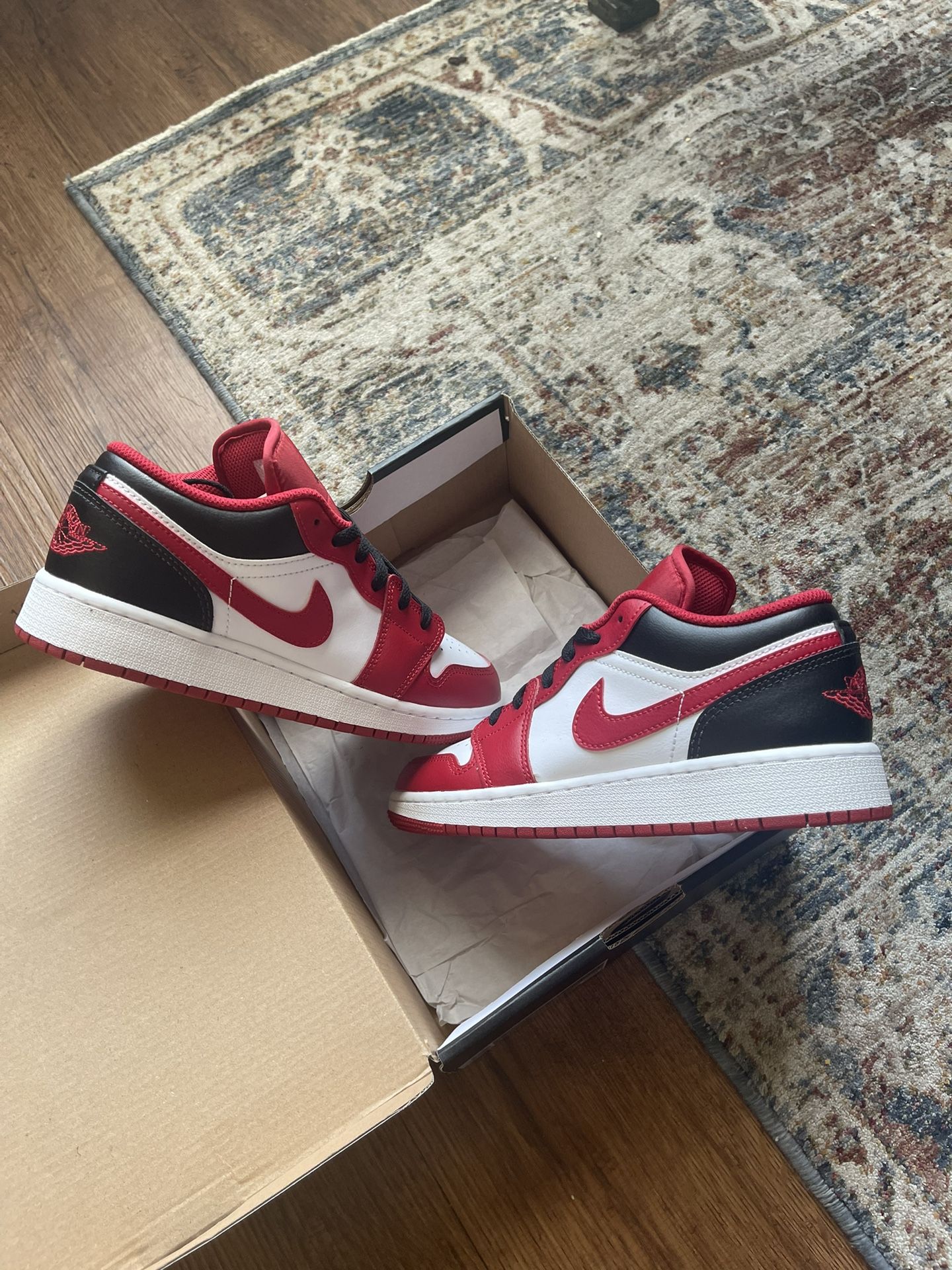 Air Jordan 1 Low White Gym Red University Review and On-Feet! 