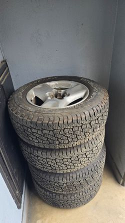 245/65R17