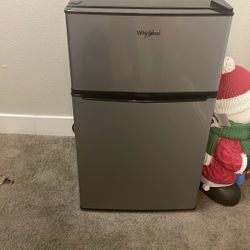 Whirlpool mini fridge 