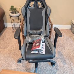 GTRACING Gaming Chair with footrest NEW